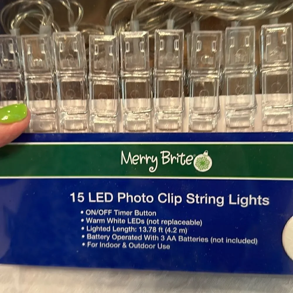 String Lights 15 LED Photo Clip Christmas Tree